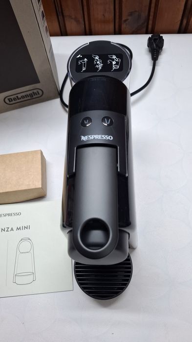 De'Longhi Nespresso Essenza Mini EN85,капсули,19бара,1260W,0,6л