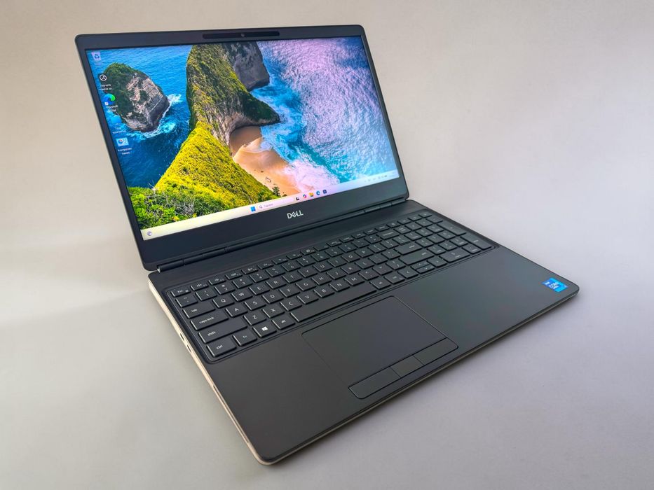 Dell Precision 7560 15,6 Full UHD i7-11850H 32RAM 512GB SSD RTX A3000 Перфектен! Гараниця!