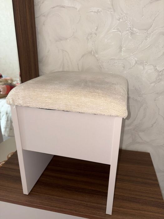 Тумба и пуфик сатылады