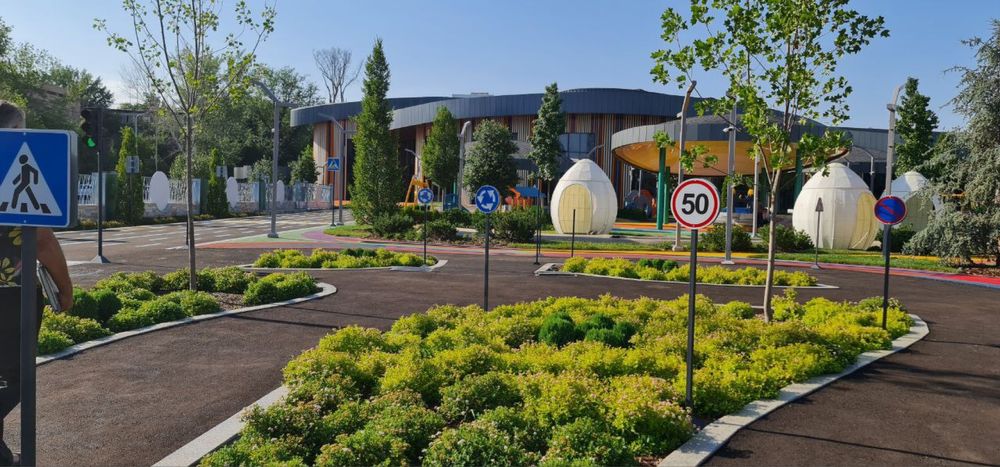 Уход за садами, благоустройство территории