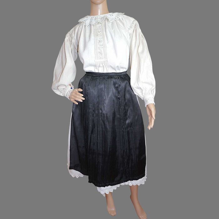 Costum popular vechi din Arad , port popular autentic masura M