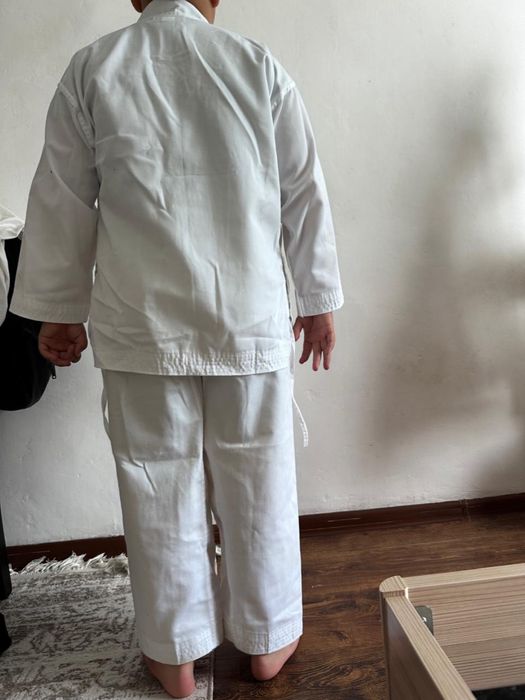 Продается кимоно для каратэ и дзюдо