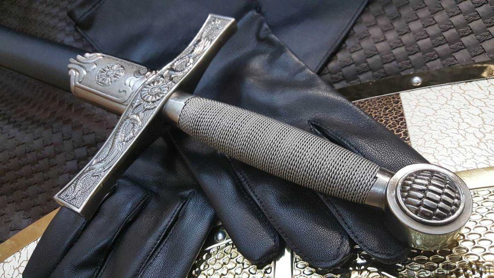 Метален меч с ножница и средновековни мотиви Medieval Hand and a Half Sword