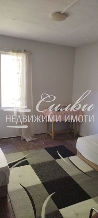 ТУХЛЕНА къща с ГАРАЖ - кв.Добруджански!