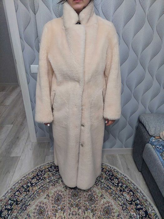 Продам женскую шубу