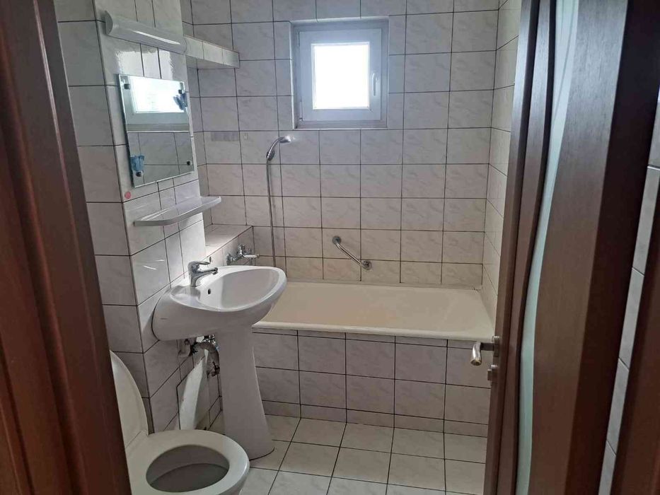 Inchiriez apartament 4 camere