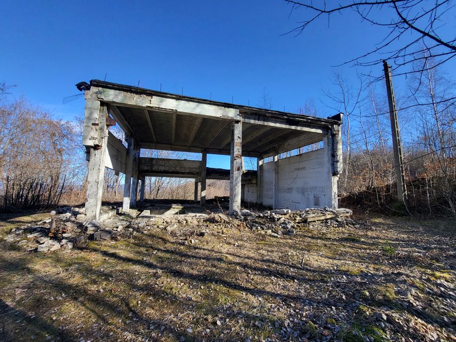 Vand teren  cu cabana in Șuncuius