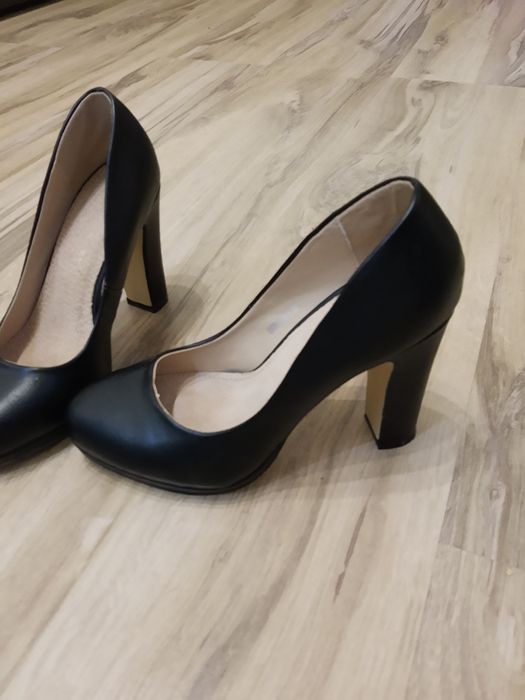 Дамски обувки на ток