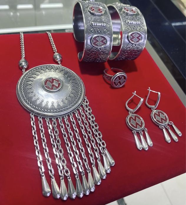 Продам серебро набор