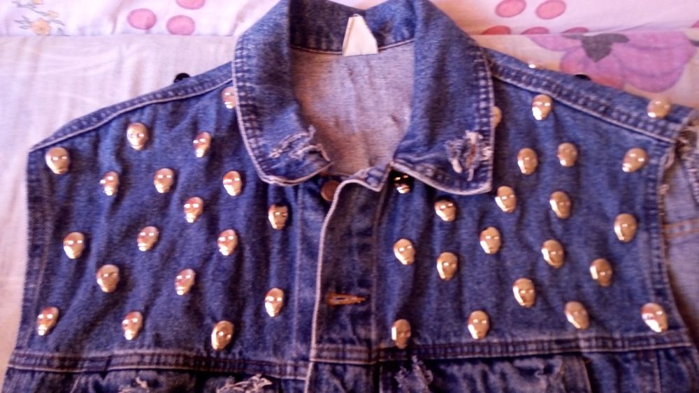 Jacheta capete morti