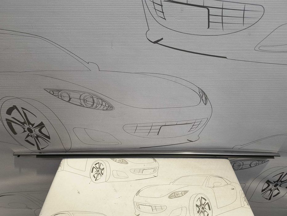 Ornament / Cheder Ușă Dreapta Față Toyota Auris II [2012-2018] / 75710-12A10 / 7571012A10 (1C4)