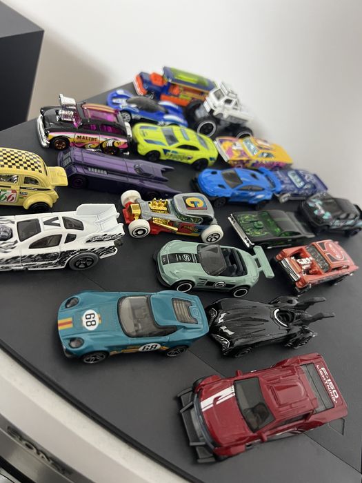 Masini Hot Wheels diverse modele