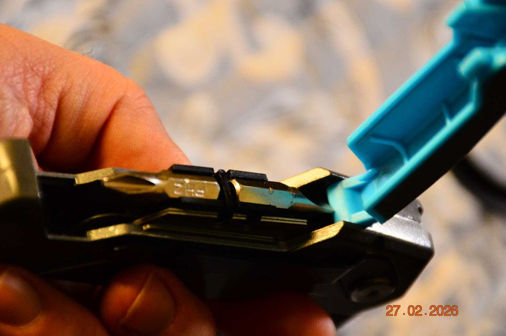 Оzbek tilini bilmayman - строительный нож  (смотрите описание, фото)