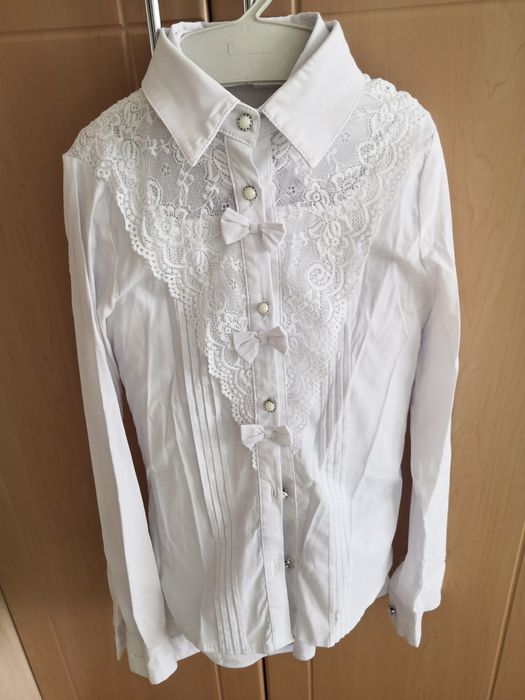 Продам блузки, юбки, сарафан для девочки. Школьная форма.