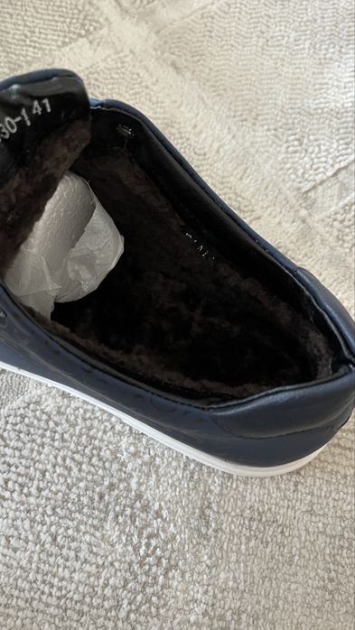 Продам обувь с мехом внутри