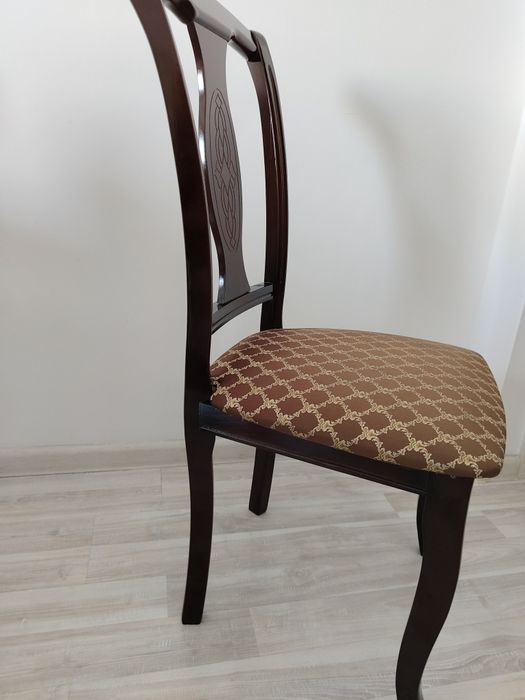 Стулья гостинные