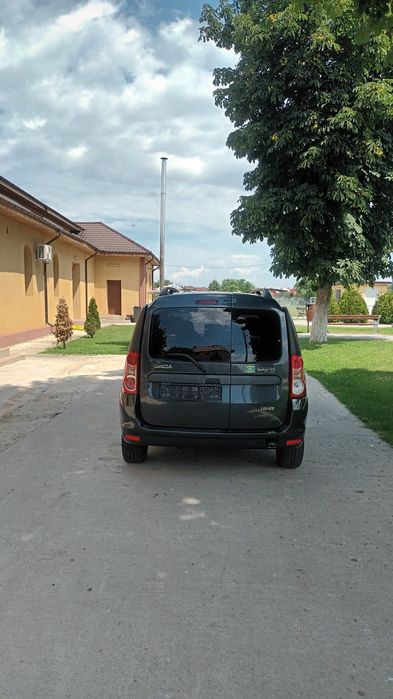 Se vinde Logan Mcv. 1.6 8 valve