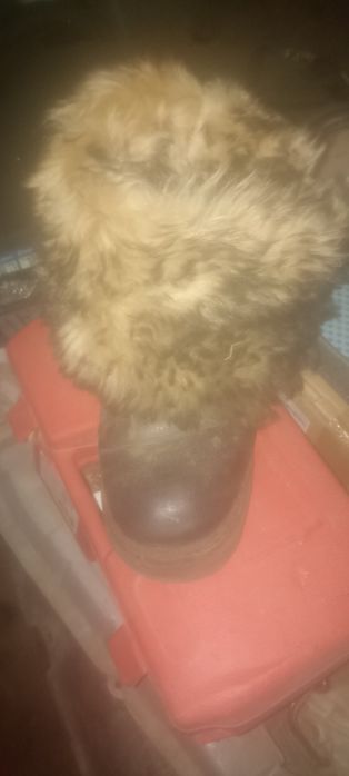 Унты из натуральной кожи.