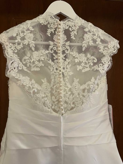 НОВА JJ`S HOUSE Булчинска рокля дълга с шлейф М L булченска сватбена