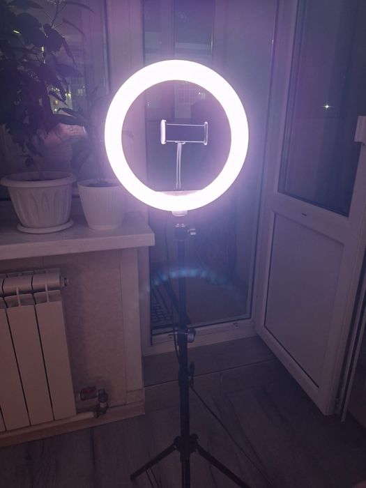 Продаю Кольцевую Лампу