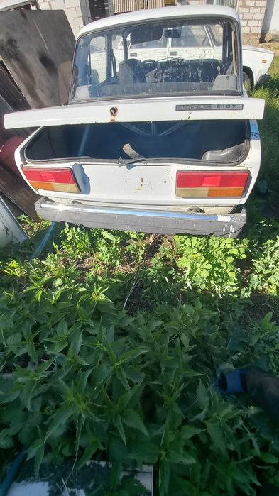 Продам ваз 2107 по запчастям