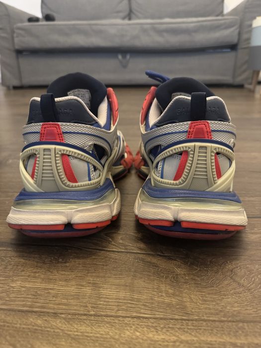 Продавам обувки мъжки размер42 Balenciaga track2 в отлично състояние