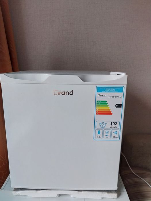 Продам холодильник GRAND 50л
