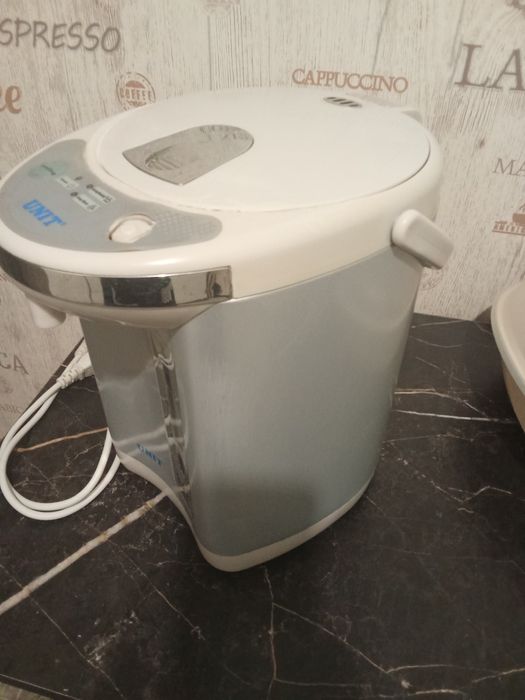 Продам чайник электрический.