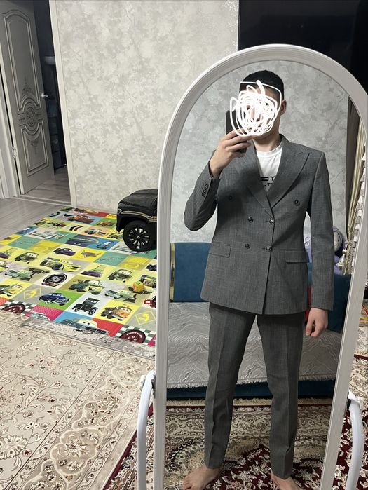 Костюм серый двухбортный