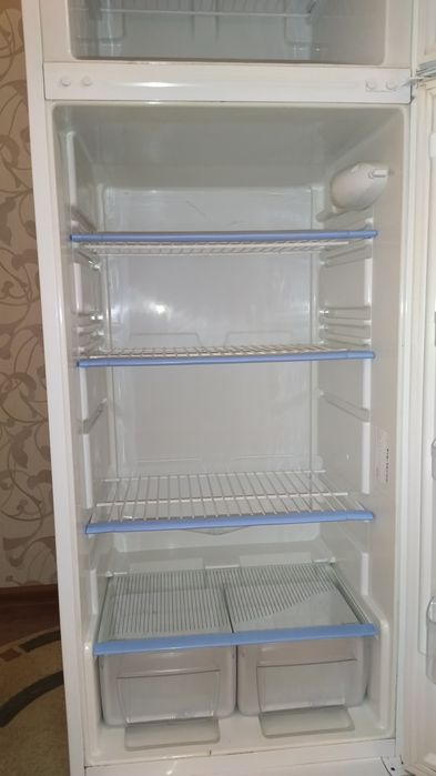 Холодильник Indesit