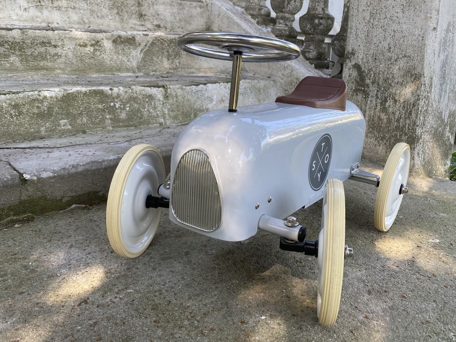 Masinuta de copii din metal retro