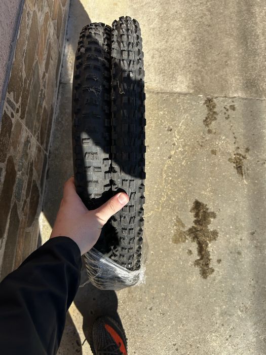 Vand cauciucuri maxis