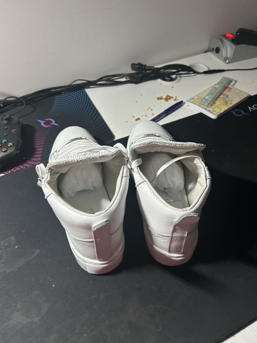 Vand Balenciaga Arena Noi