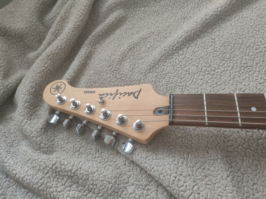 Yamaha Pacifica 112J в идеальном состоянии