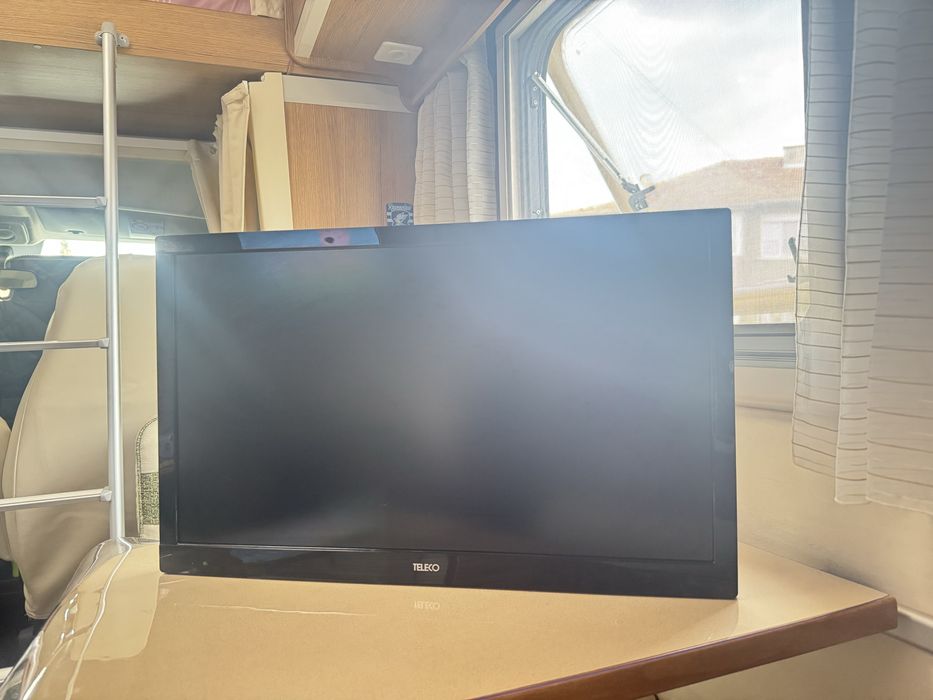 Телевизор Teleco 12 V 22 инча за кемпер,каравана,лодка