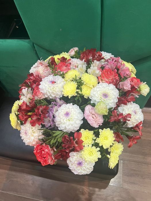 Яркий авторский букет
