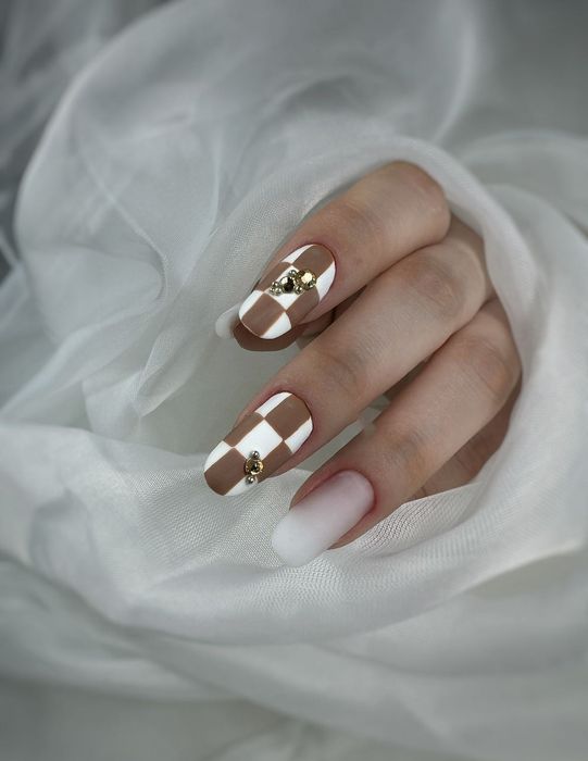 Manichiură profesională cu gel