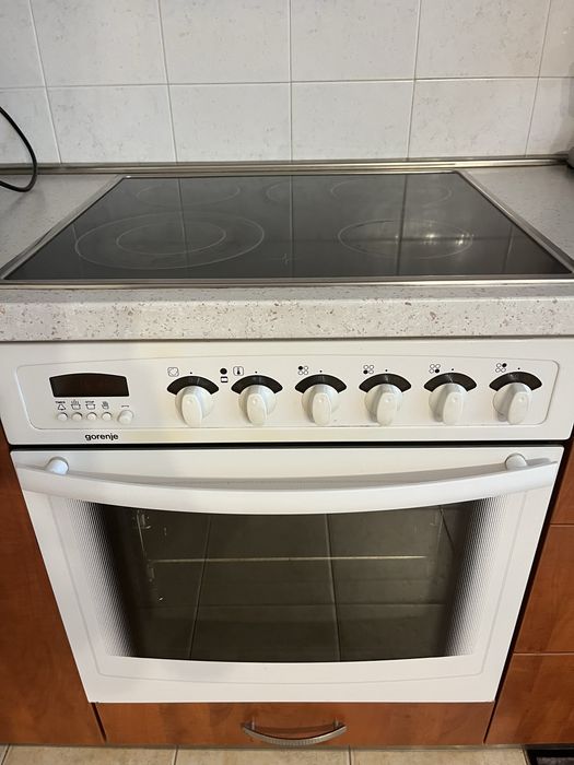 Фурна и плот за вграждане Gorenje