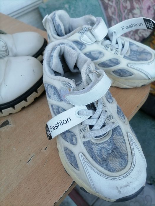 Отдам совсем недорого детскую обувь