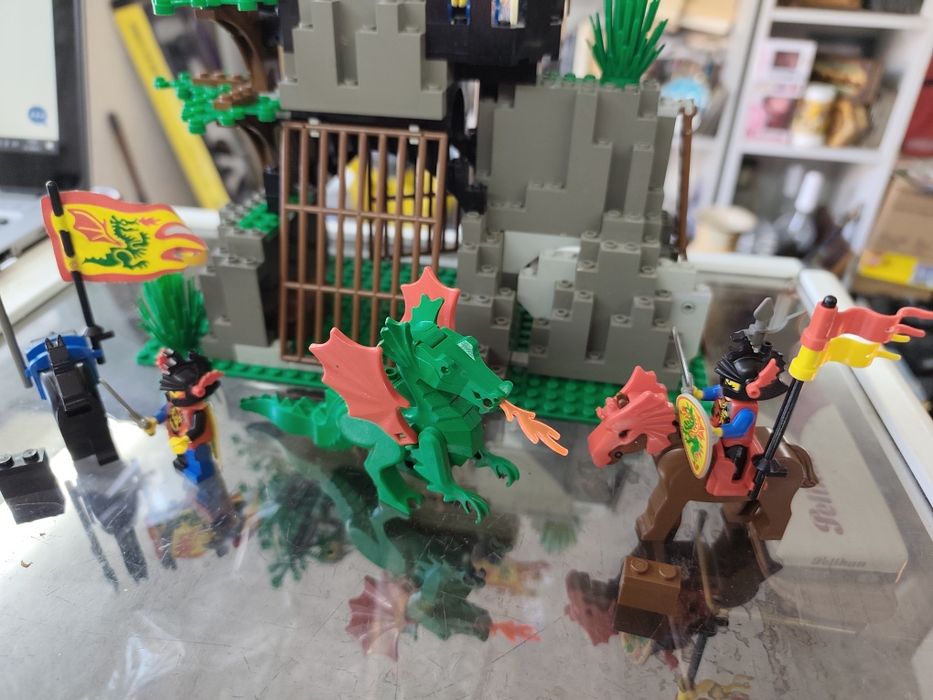 Лего 6076 Lego dragon knights dark dragons den 1993 г
