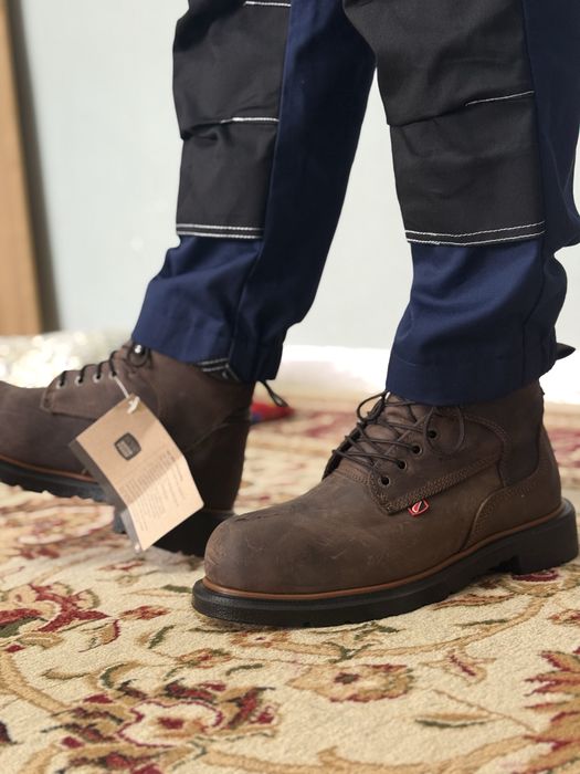 Спец ботинки red wins