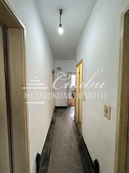 Тристаен апартамент на предпочитан ЧЕТВЪРТИ ЕТАЖ – кв. Пети полк