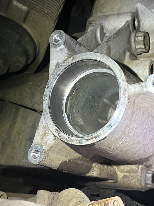 Reparație carcasa cutie viteze Audi