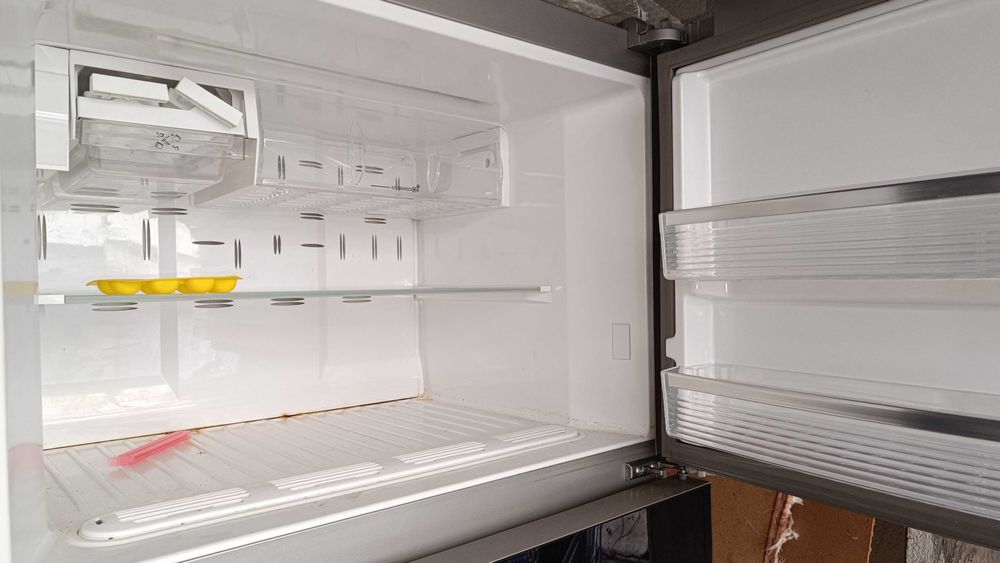 Хладилник Vestel огледален