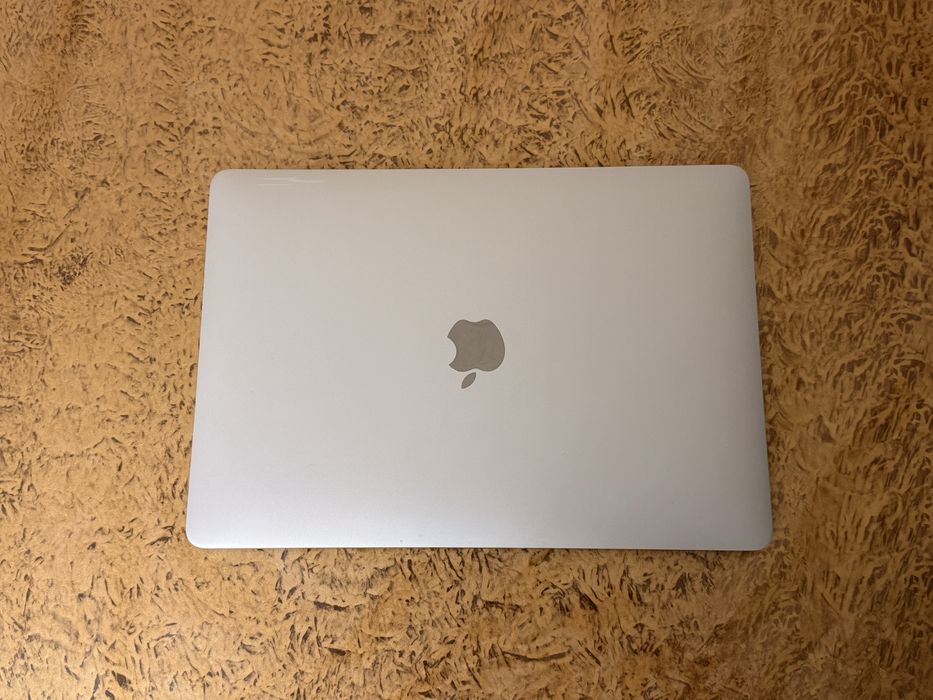 MacBook Pro 13” 2018 после попадания жидко