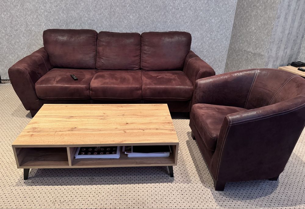 Set Canapea + Fotoliu vintage deosebite , VIVRE