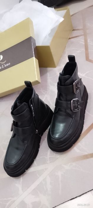 Продам женские осенние ботинки
