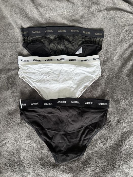 Diesel set 3 boxeri alb-negru-negru cu model marimea M noi originali