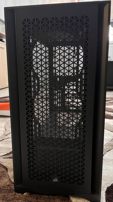 Vând carcasa PC Corsair 4000D airflow Black