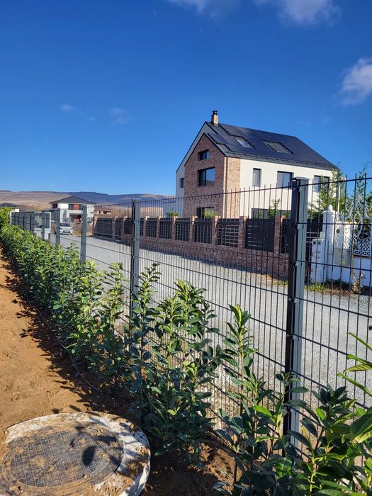 Panou Gard dublu fir Profesional 8/6/8mm Plasa Stalpi Gard nu Bordurat